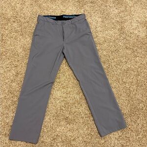 Roundtree & Yorke Men's Gray Chinos